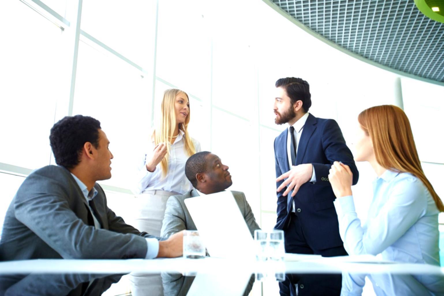 Interface d'un outil SEO présentée dans un module de cours